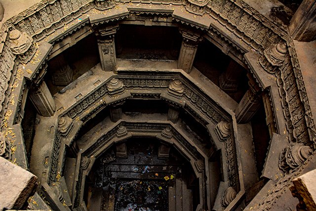 Dada Hari vav