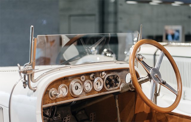 mercedez vintage car dashboard