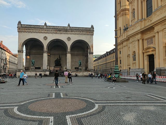 odeonsplatz: one of munich tourist attractions