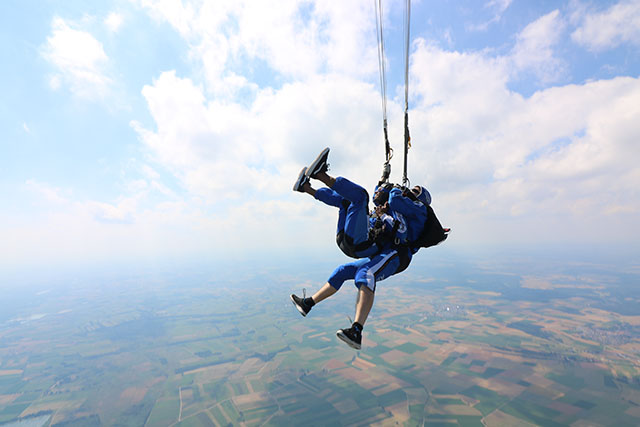 is skydiving scary?