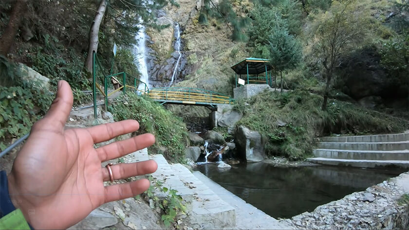 baror parsha waterfall manali