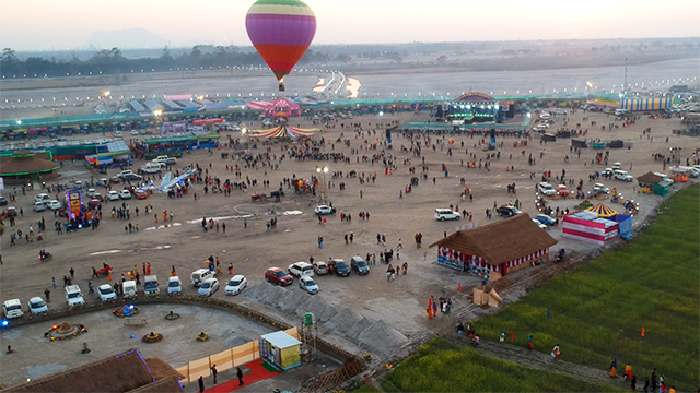 dwijing festival hot air balloon