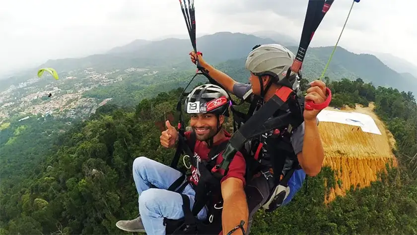 Dobhi paragliding
