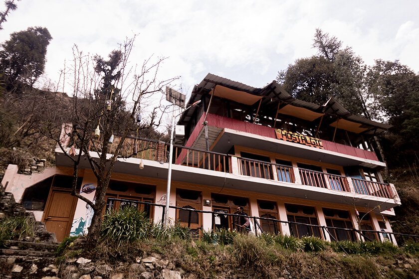 jibhi backpacker hostel